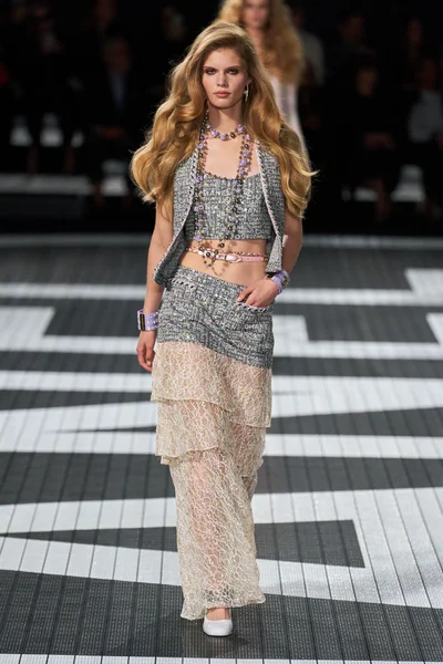 Look 9